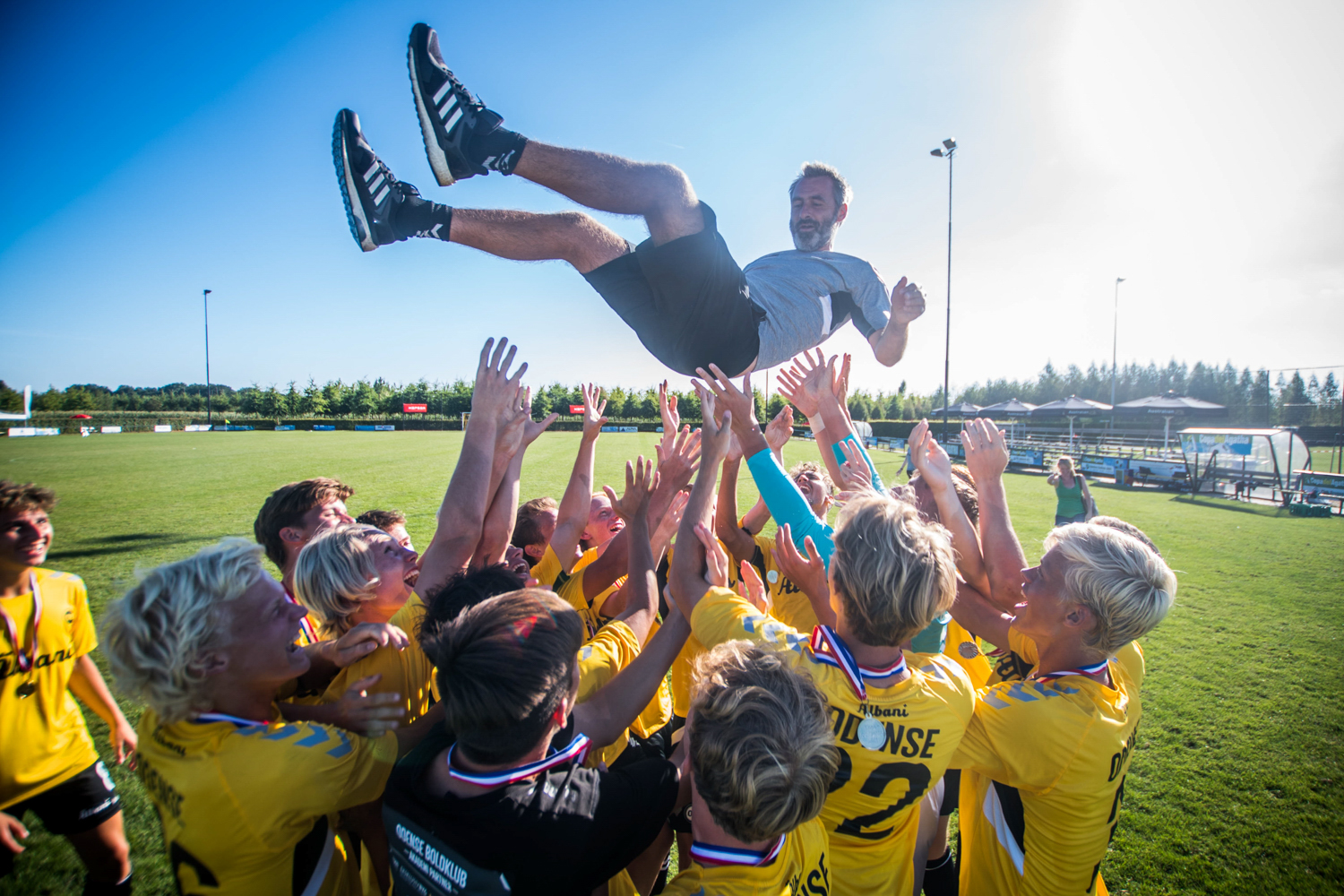 Odense Boldklub u19 viert de overwinning van de Copa del Agatha in 2018